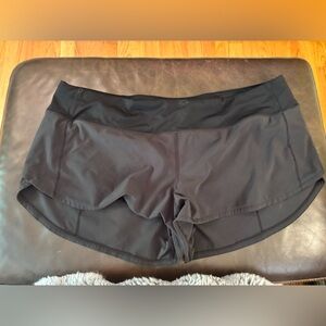 Preowned Lululemon Speed Up Shorts 2.5”